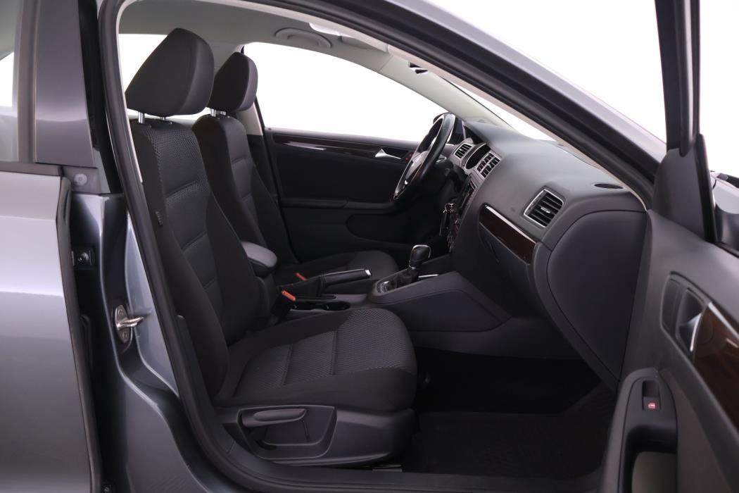 VOLKSWAGEN Jetta 2016