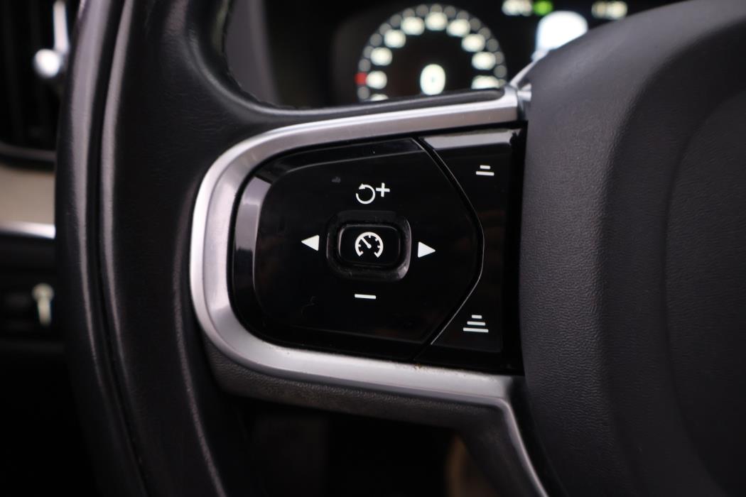 VOLVO XC60 2019