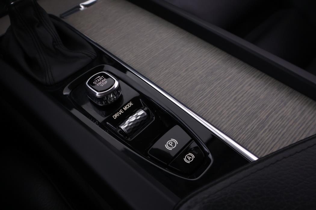 VOLVO XC60 2019
