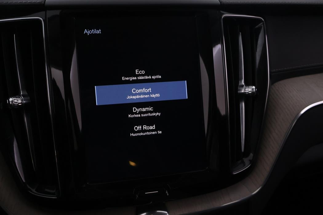 VOLVO XC60 2019
