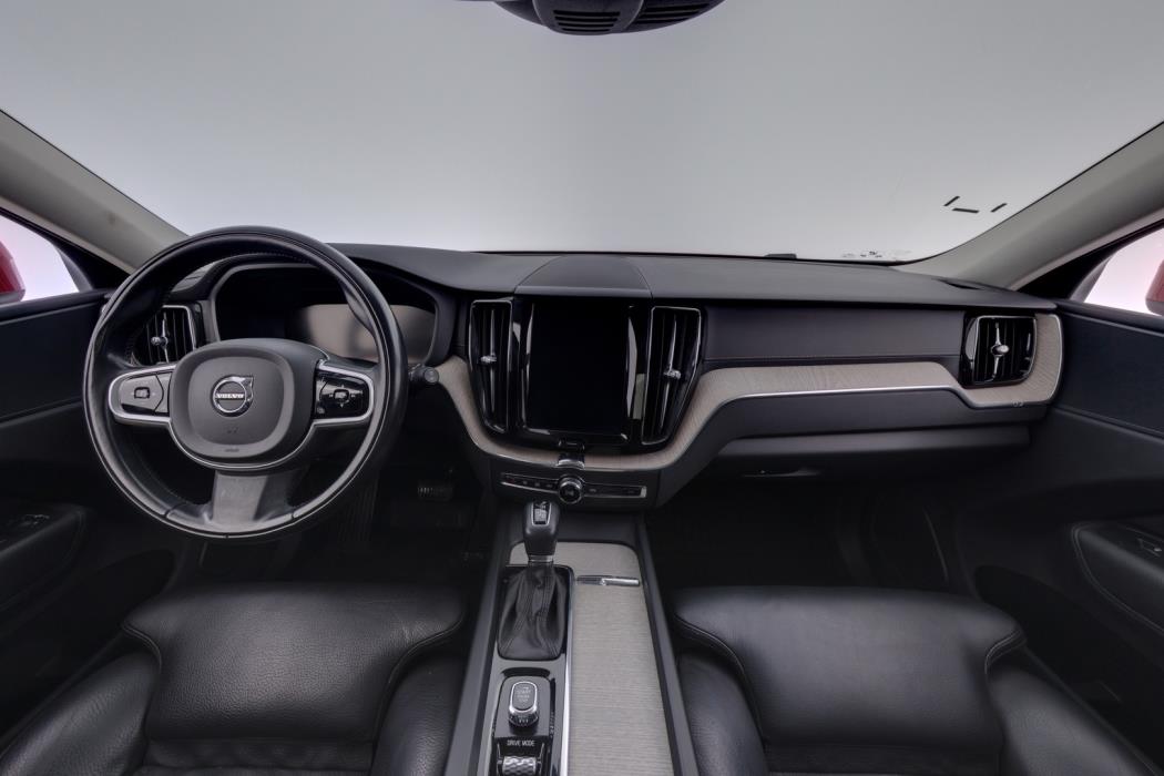VOLVO XC60 2019