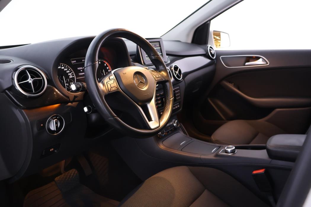 MERCEDES-BENZ B 2015
