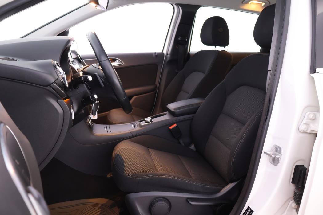 MERCEDES-BENZ B 2015