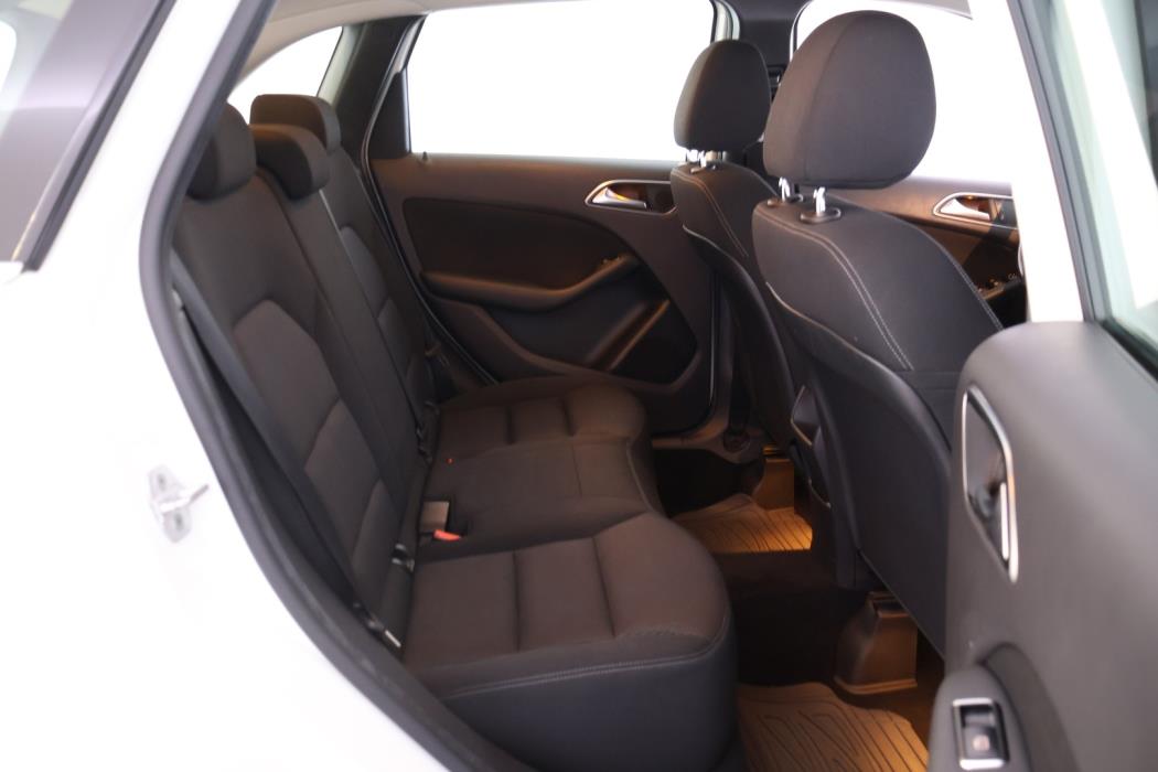 MERCEDES-BENZ B 2015