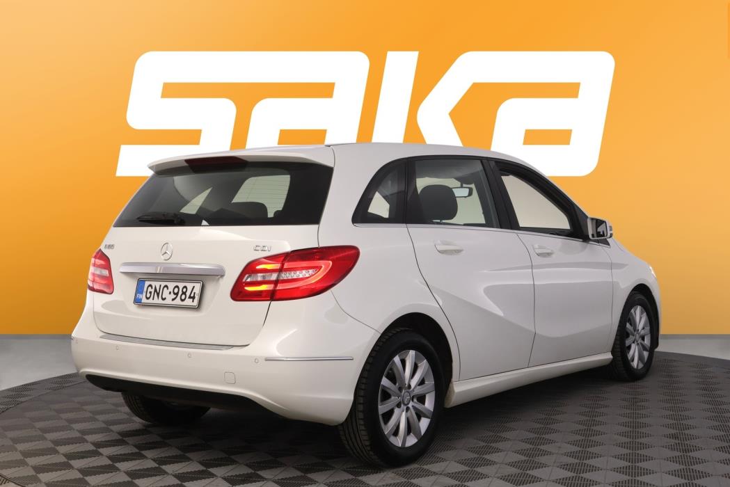 MERCEDES-BENZ B 2015