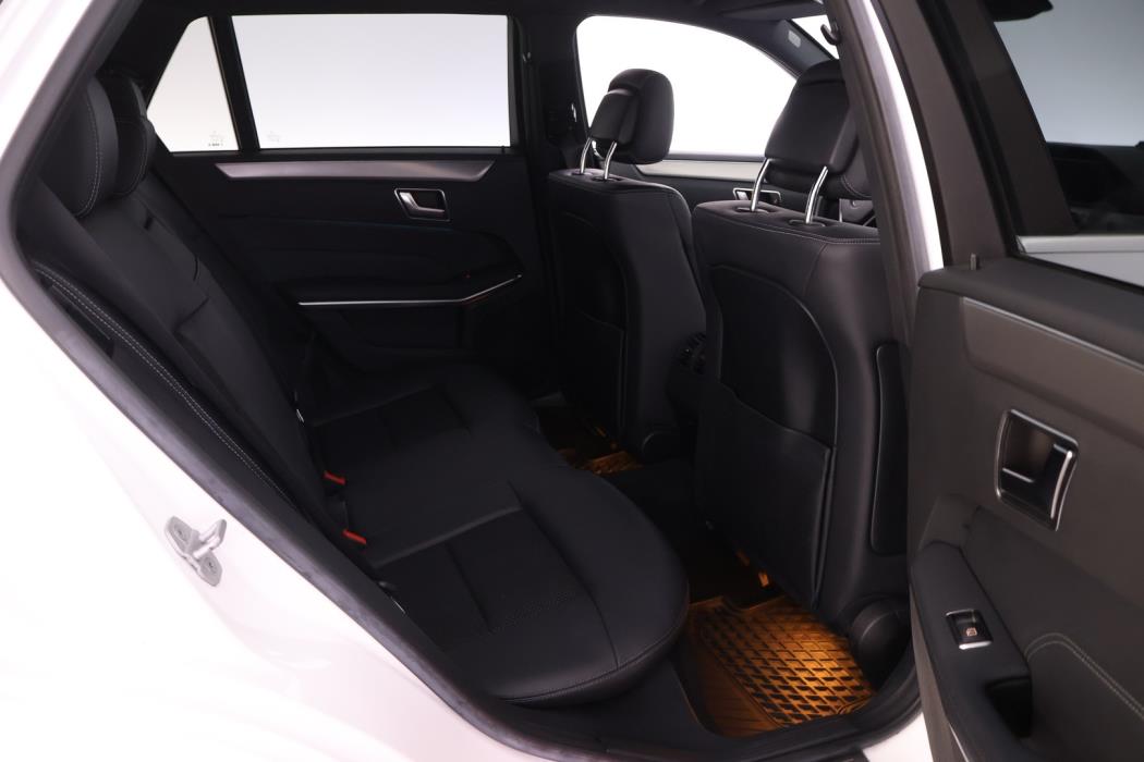 MERCEDES-BENZ E 2015