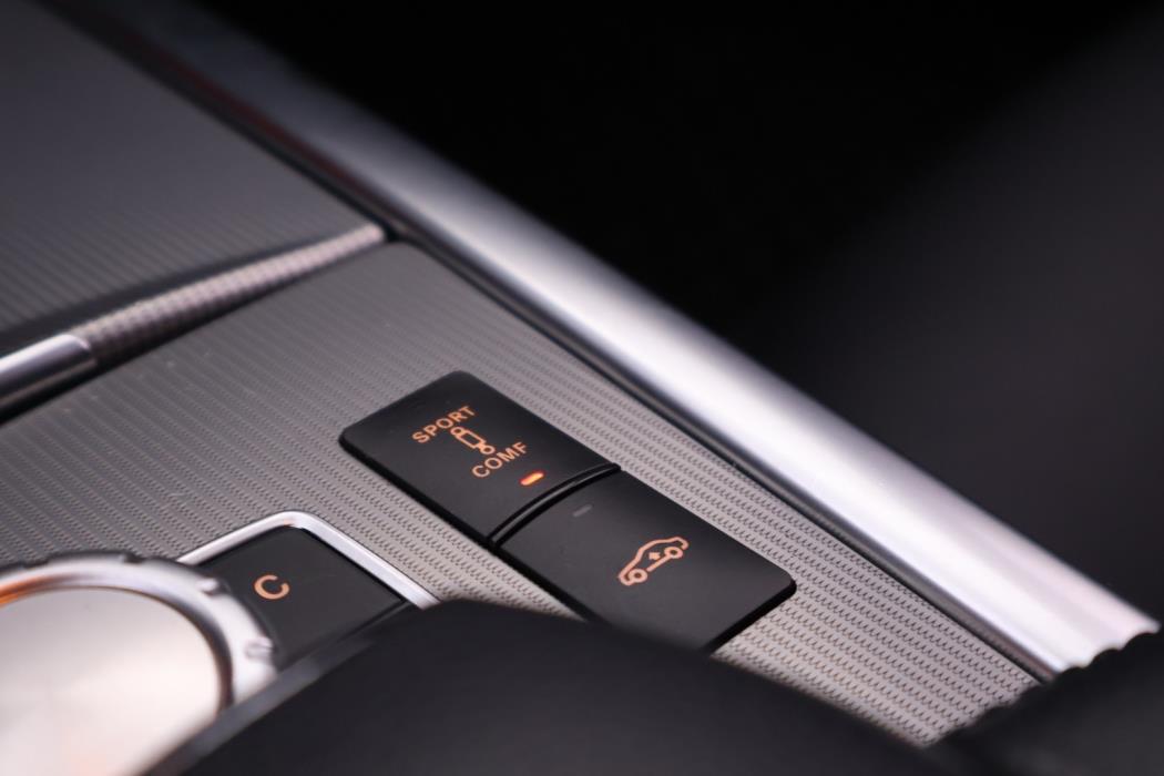 MERCEDES-BENZ E 2015