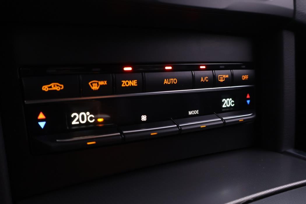 MERCEDES-BENZ E 2015