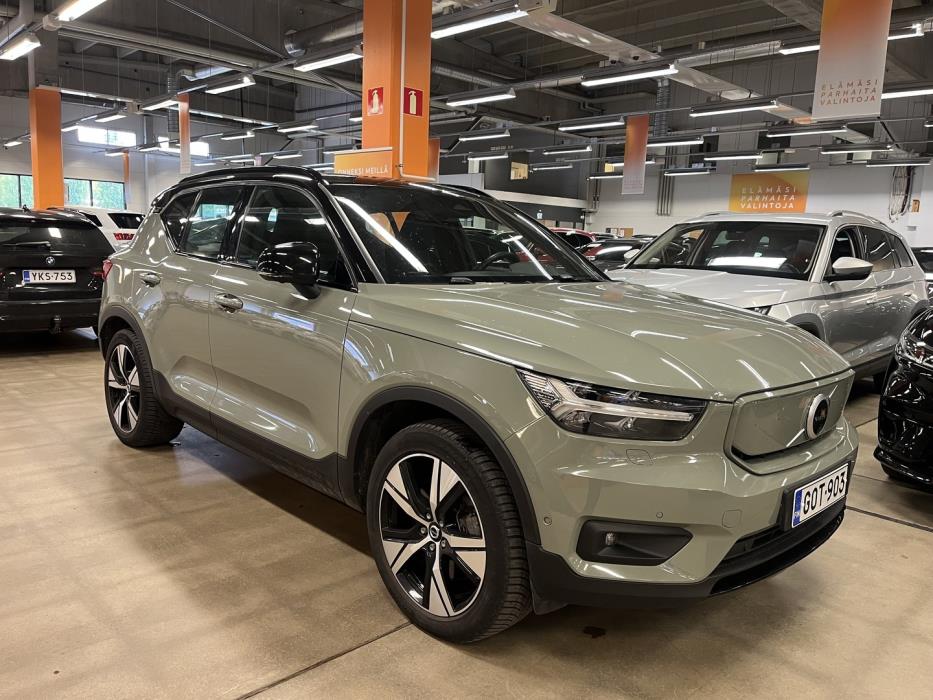 VOLVO XC40 2022