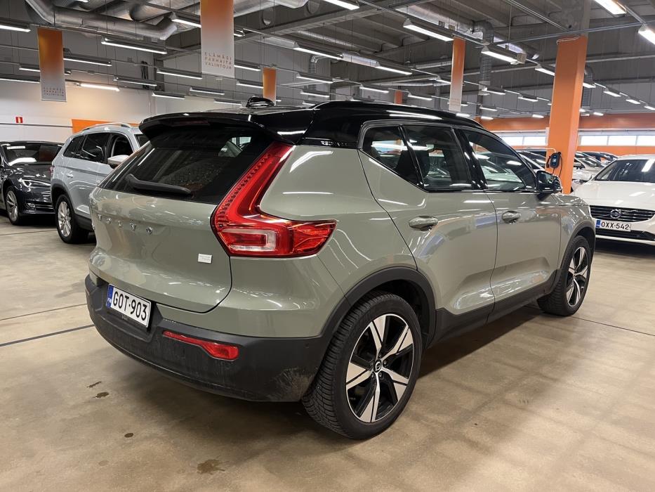 VOLVO XC40 2022