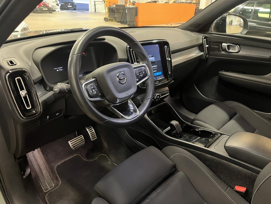 VOLVO XC40 2022