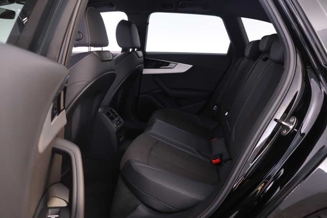 AUDI A4 2022