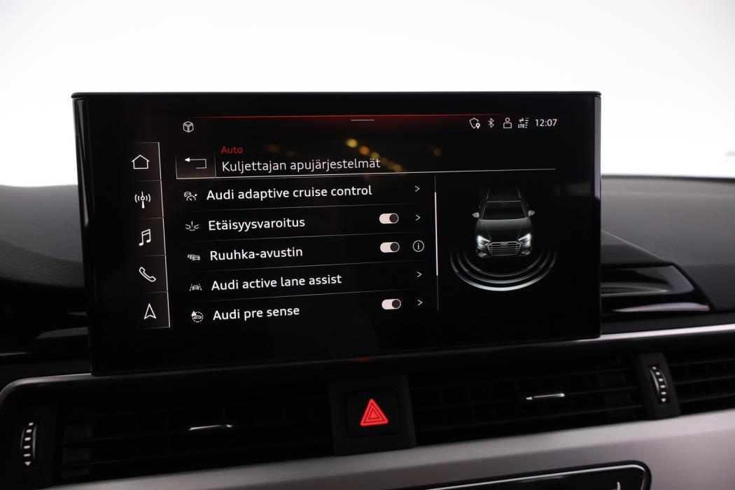 AUDI A4 2022