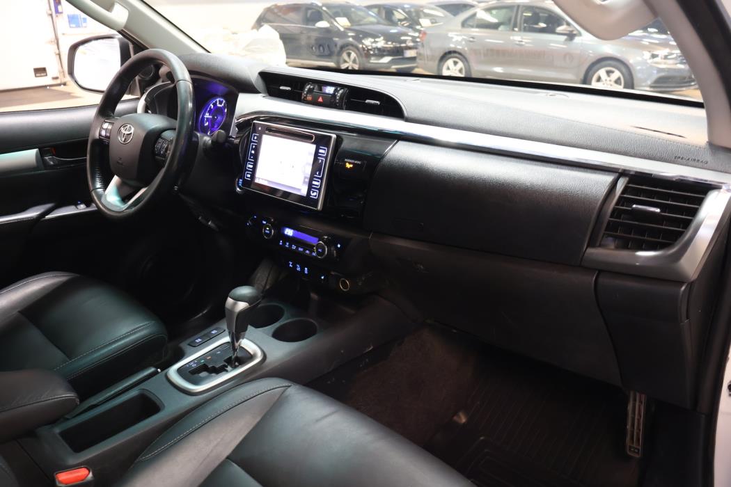TOYOTA Hilux 2018