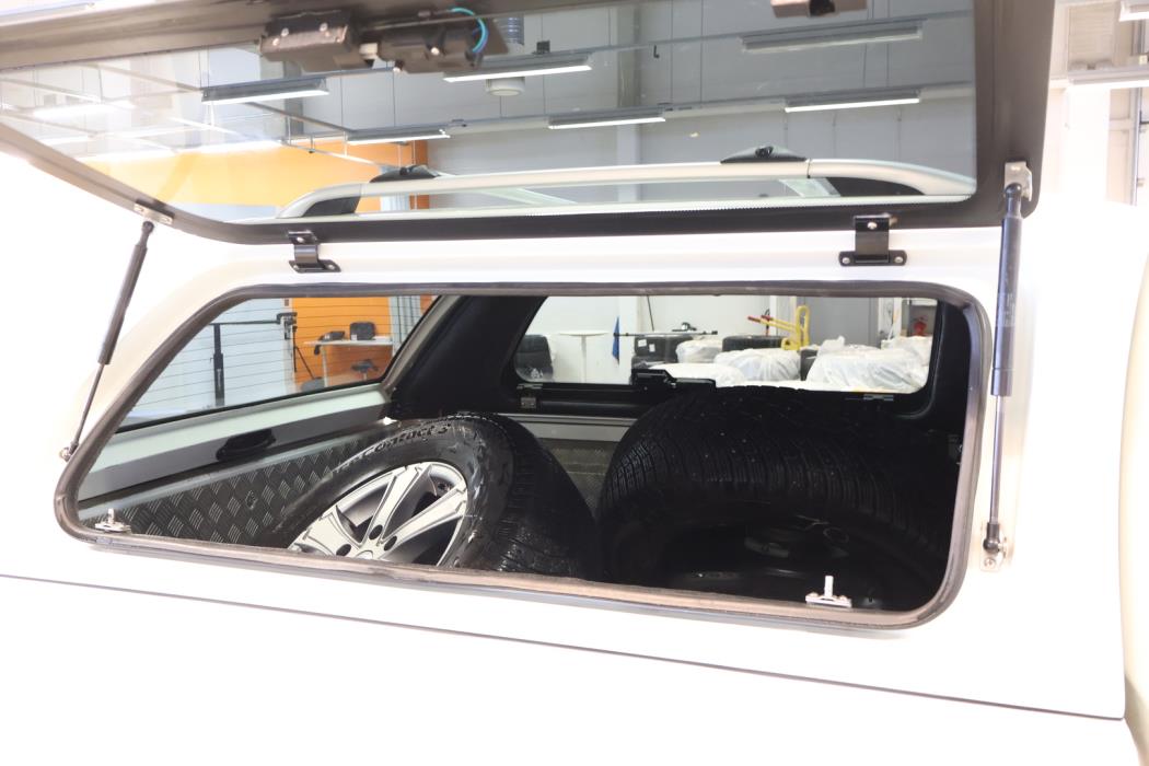 TOYOTA Hilux 2018