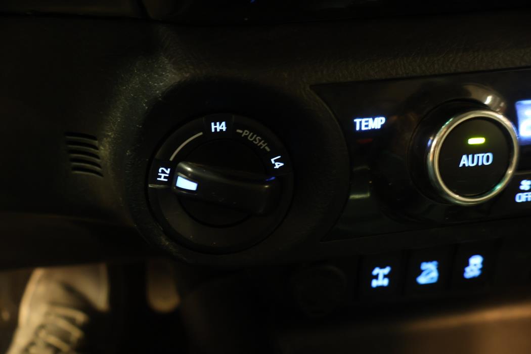 TOYOTA Hilux 2018