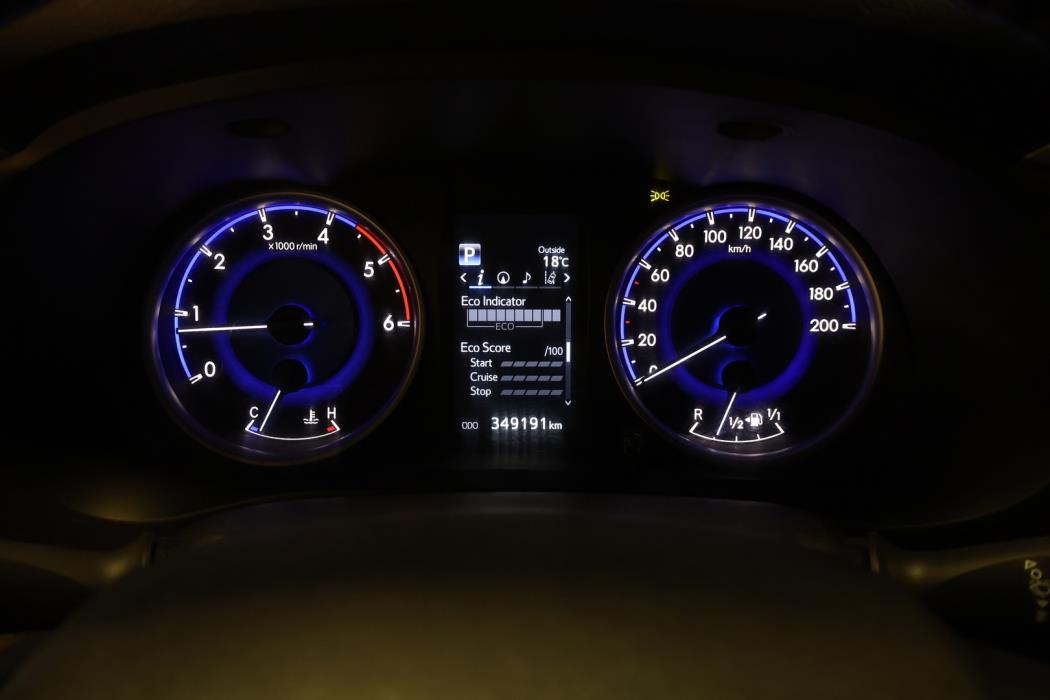 TOYOTA Hilux 2018