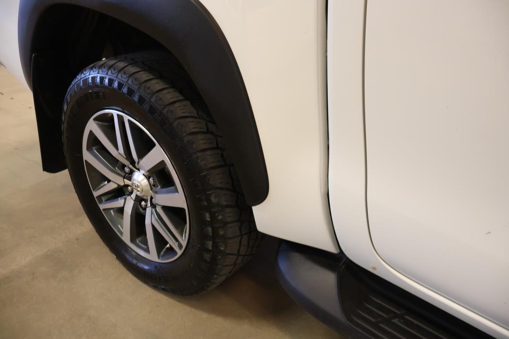 TOYOTA Hilux 2018