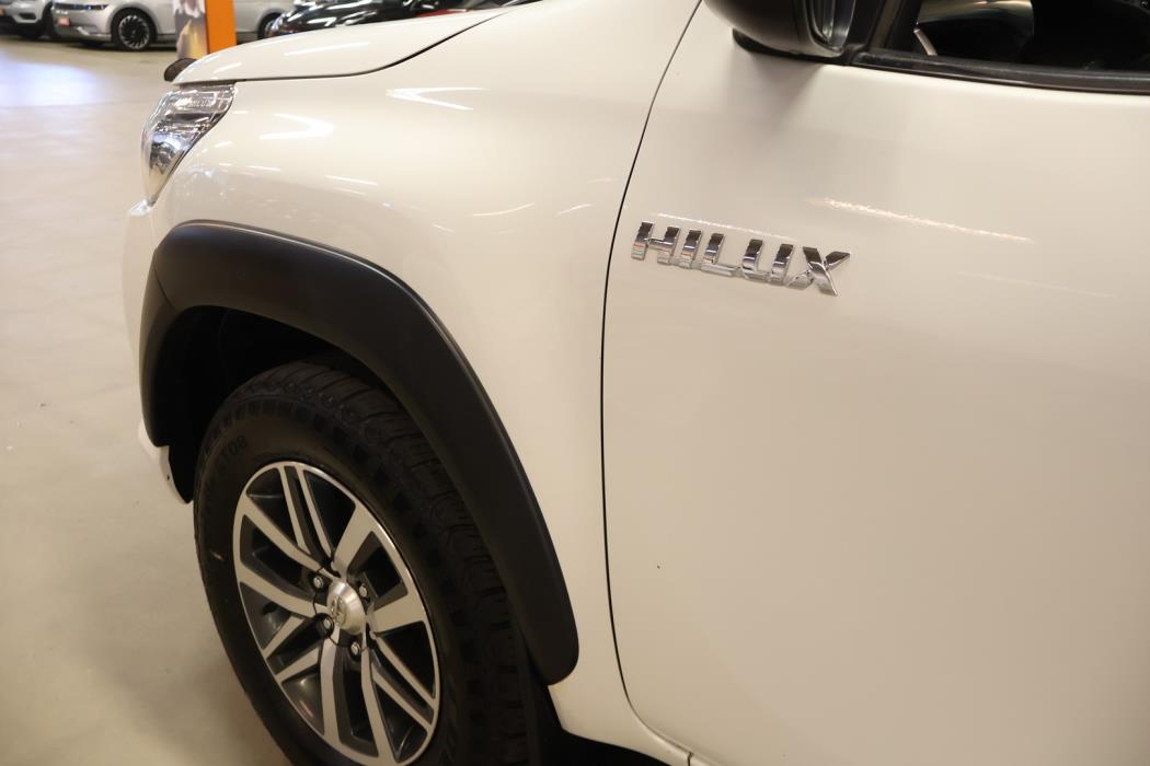 TOYOTA Hilux 2018