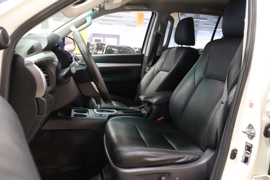 TOYOTA Hilux 2018