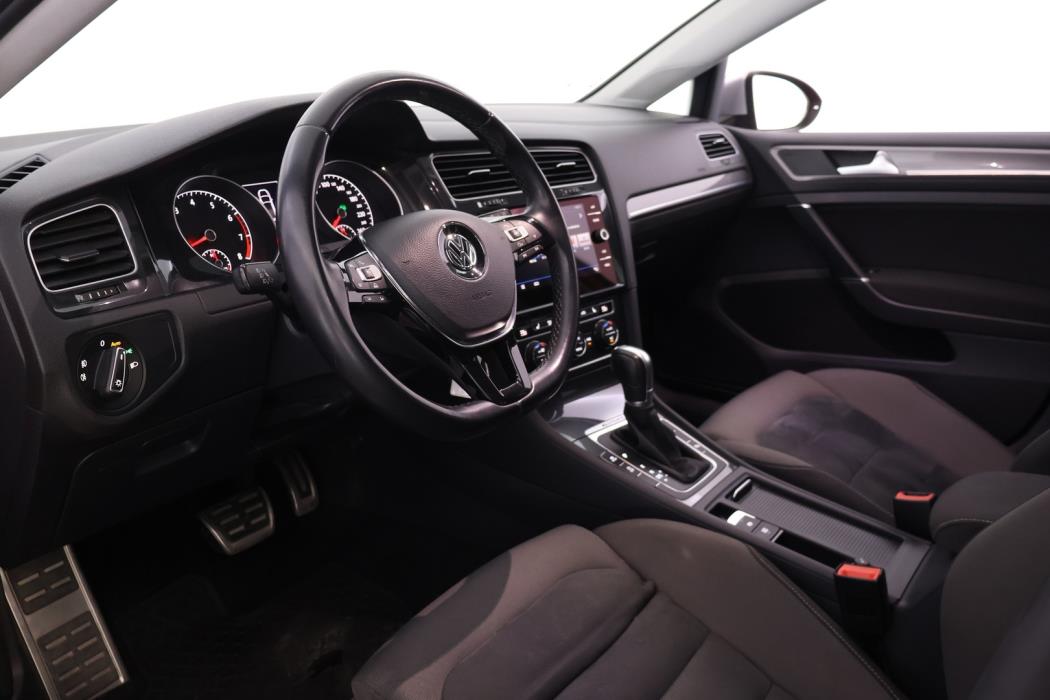 VOLKSWAGEN Golf 2018