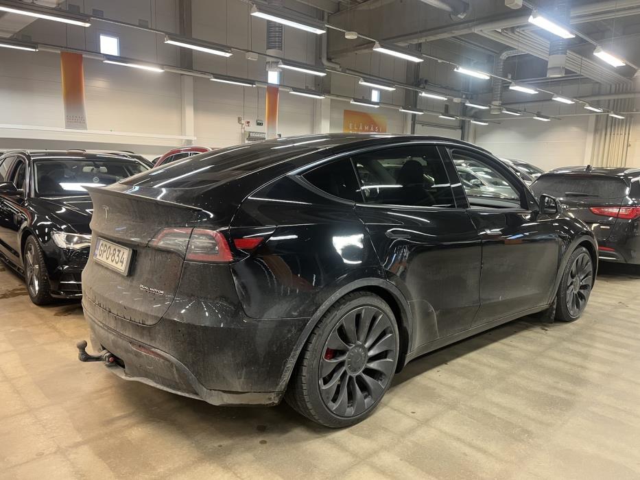 TESLA Model Y 2023