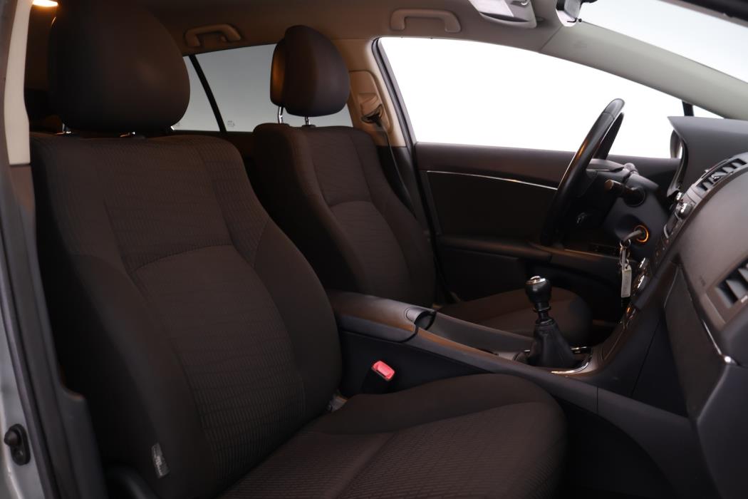 TOYOTA Avensis 2009