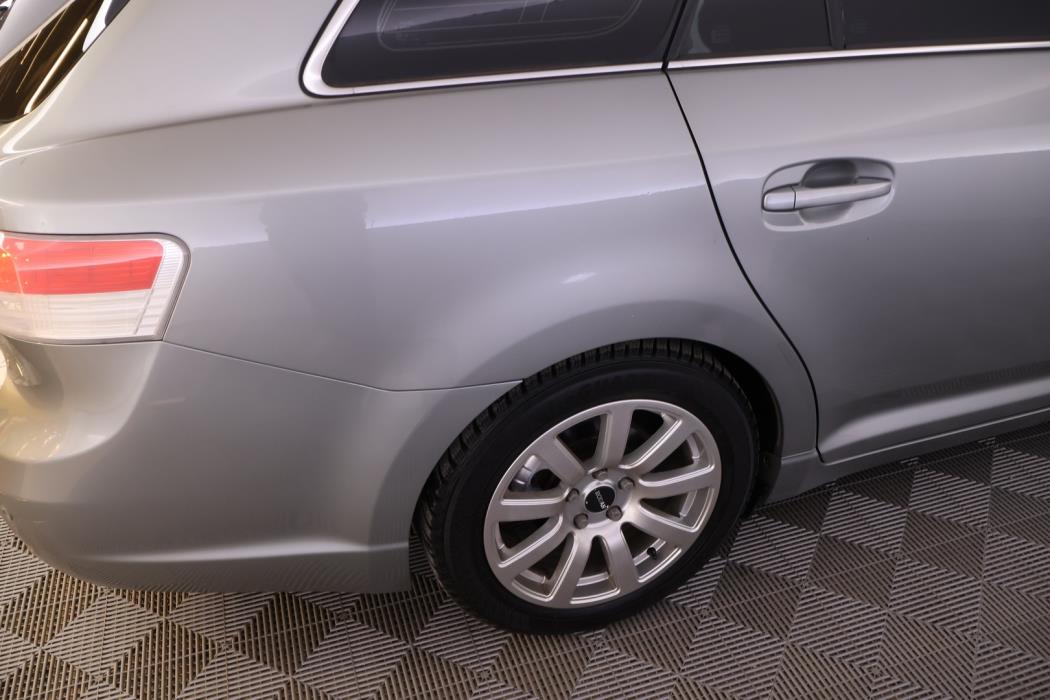 TOYOTA Avensis 2009