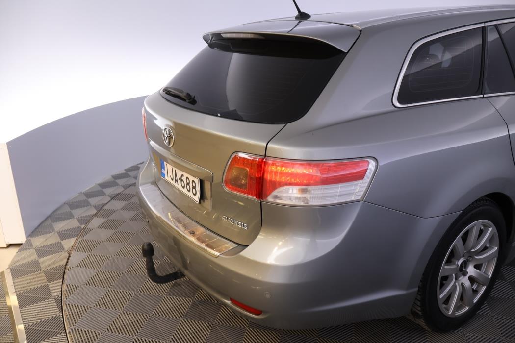 TOYOTA Avensis 2009