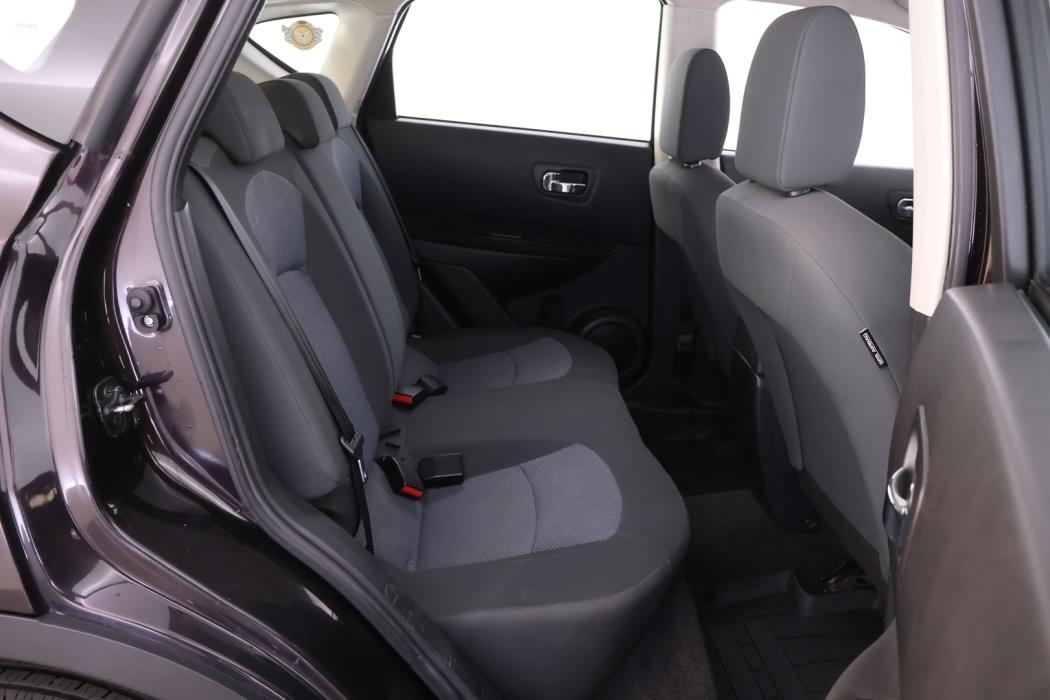 NISSAN Qashqai 2012