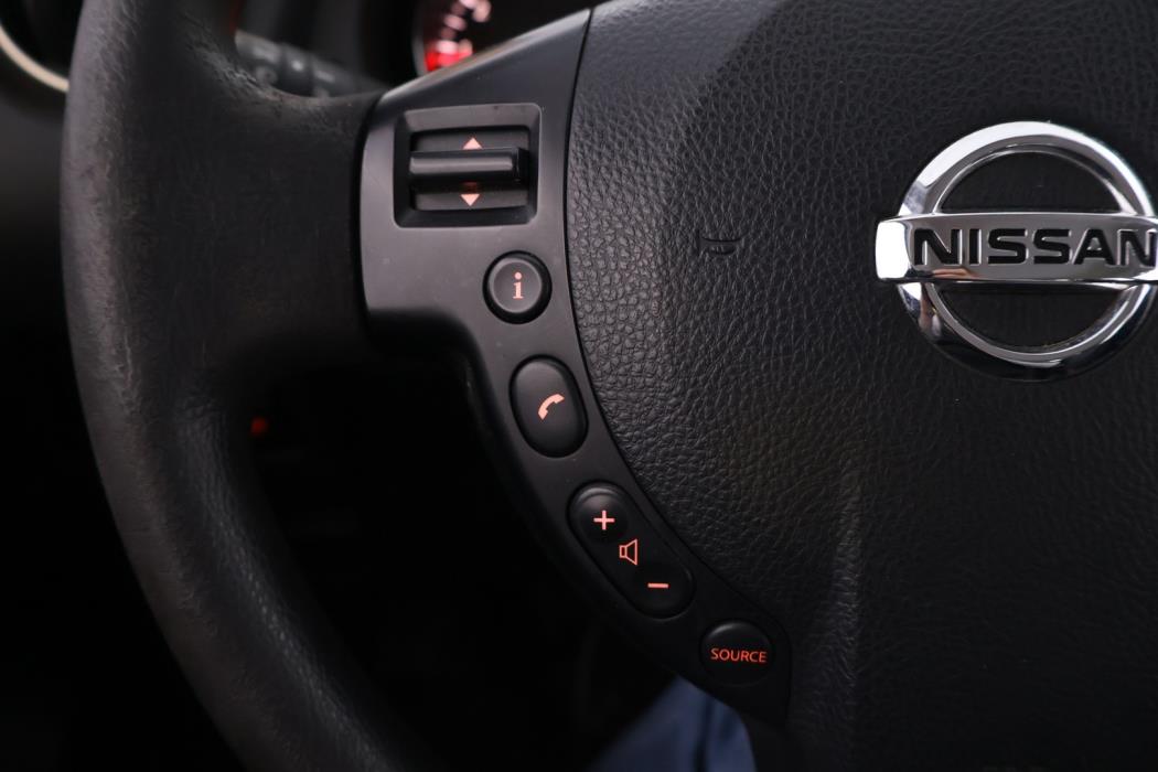 NISSAN Qashqai 2012