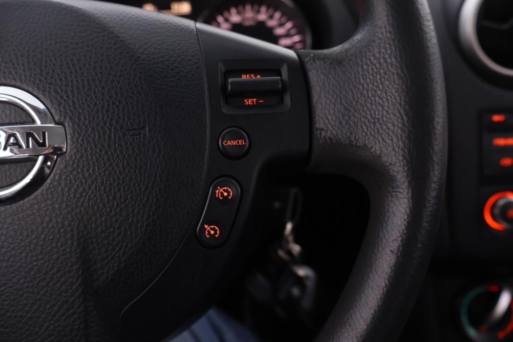 NISSAN Qashqai 2012