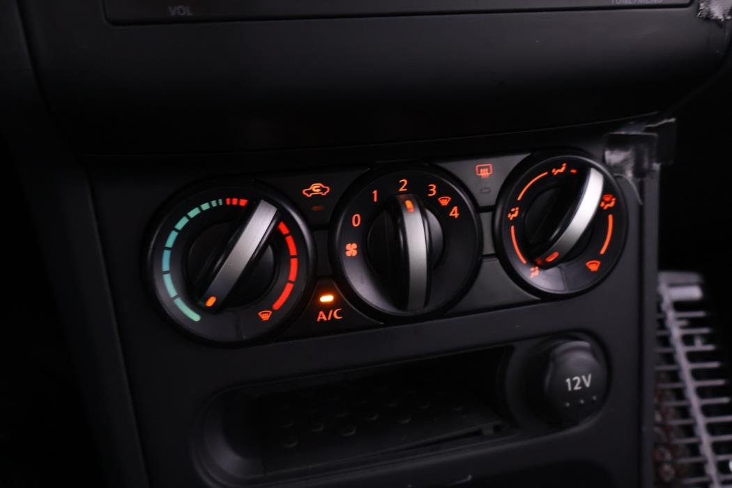 NISSAN Qashqai 2012