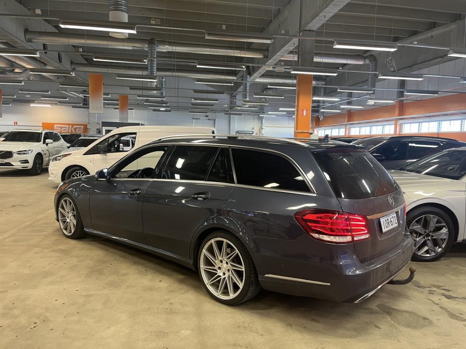 MERCEDES-BENZ E 2015