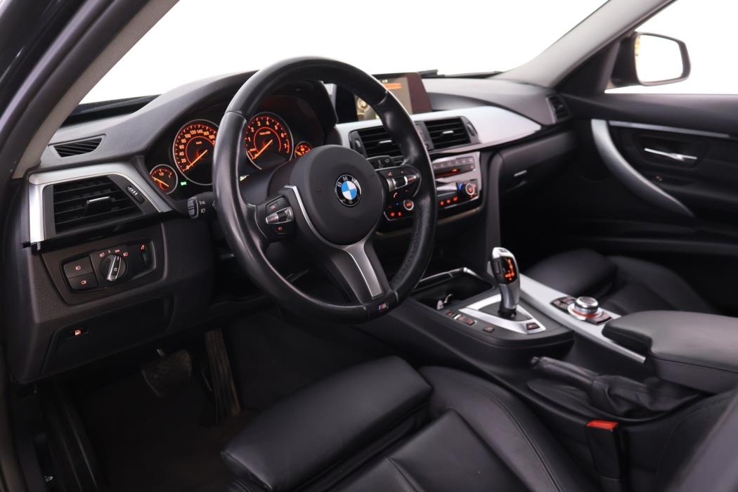 BMW 330 2016