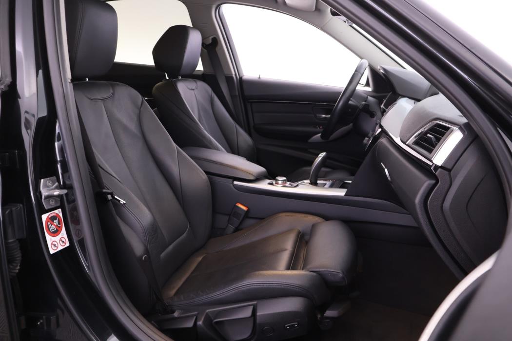 BMW 330 2016