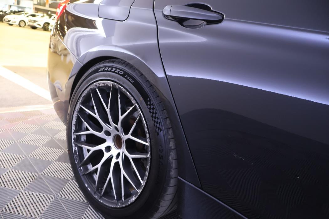 BMW 330 2016