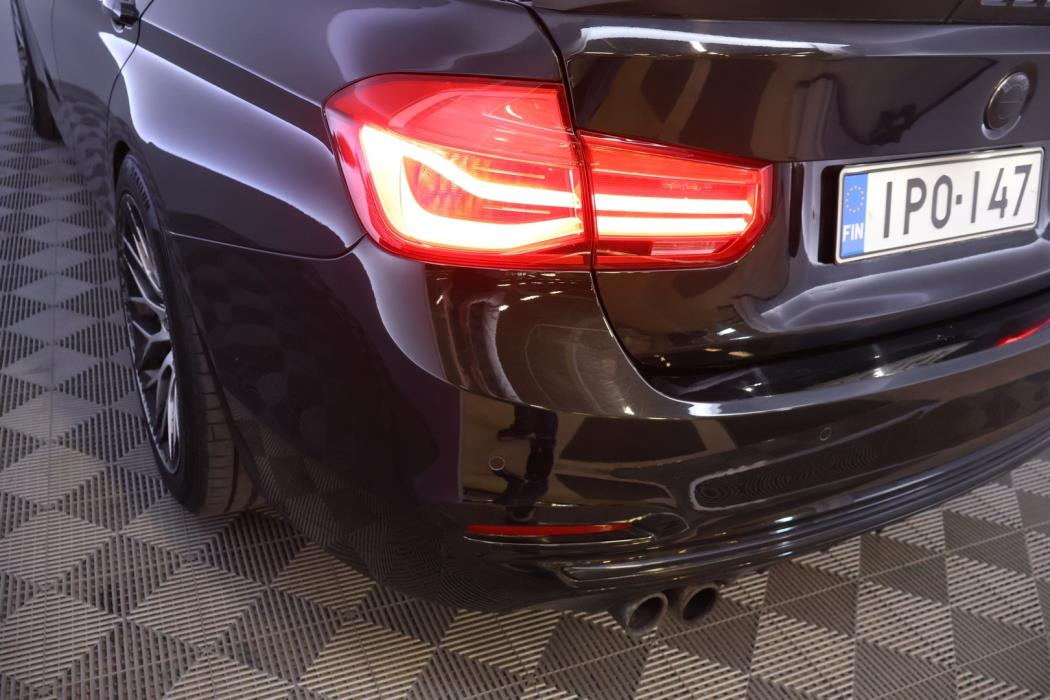 BMW 330 2016