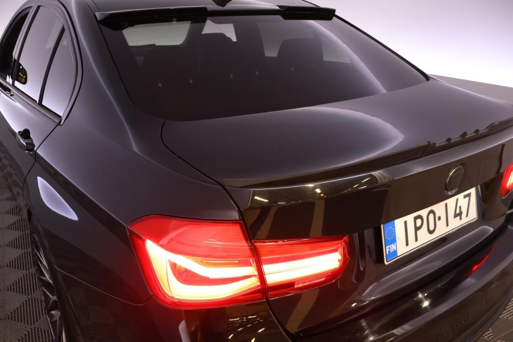 BMW 330 2016