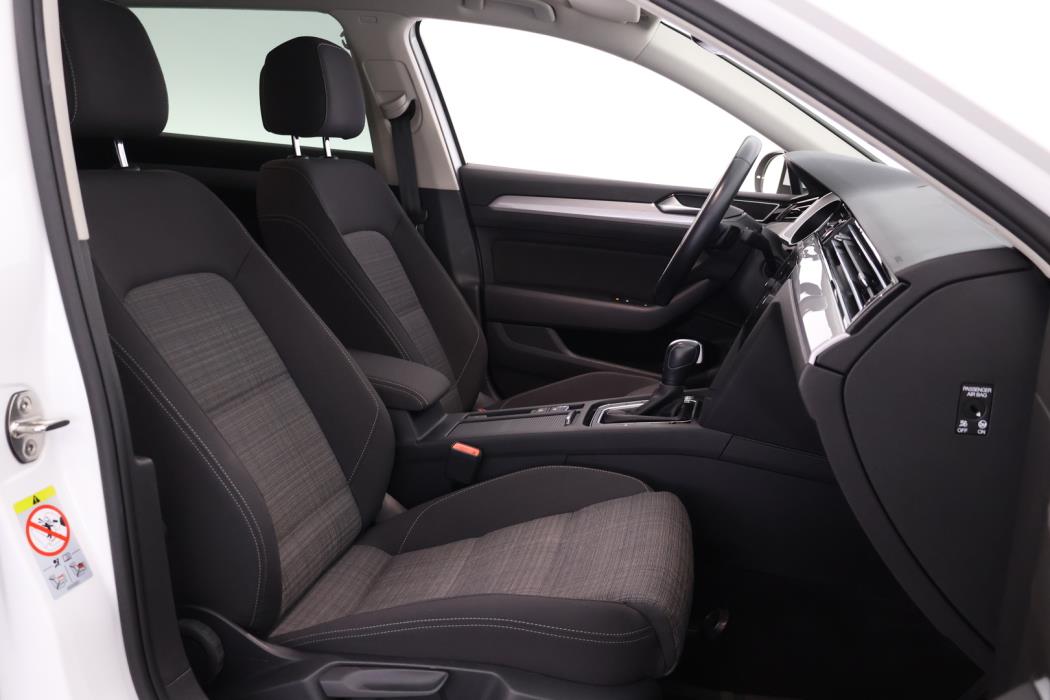 VOLKSWAGEN Passat 2020