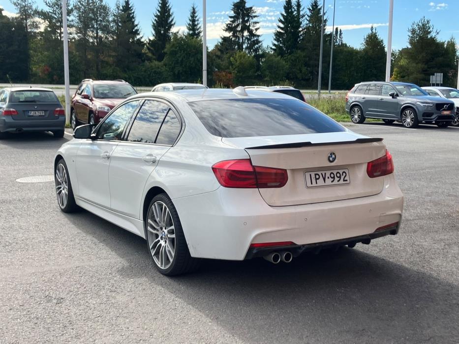 BMW 330 2016