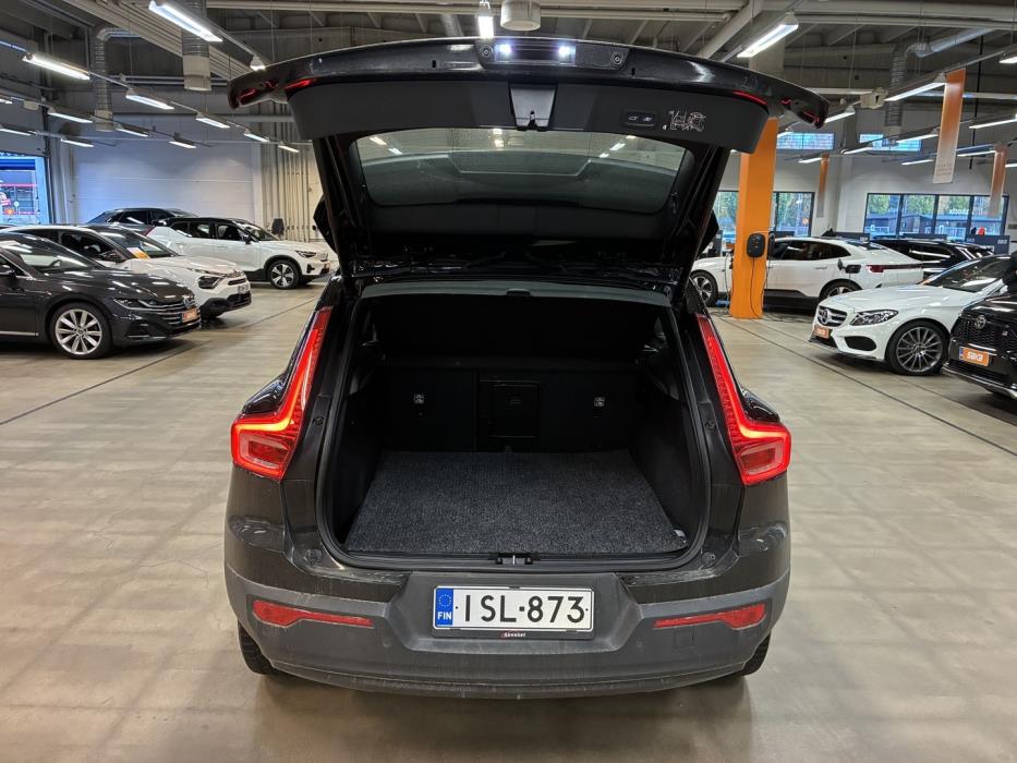 VOLVO XC40 2021