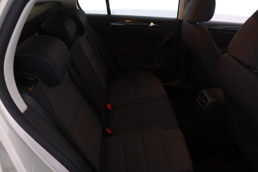 VOLKSWAGEN Golf 2011