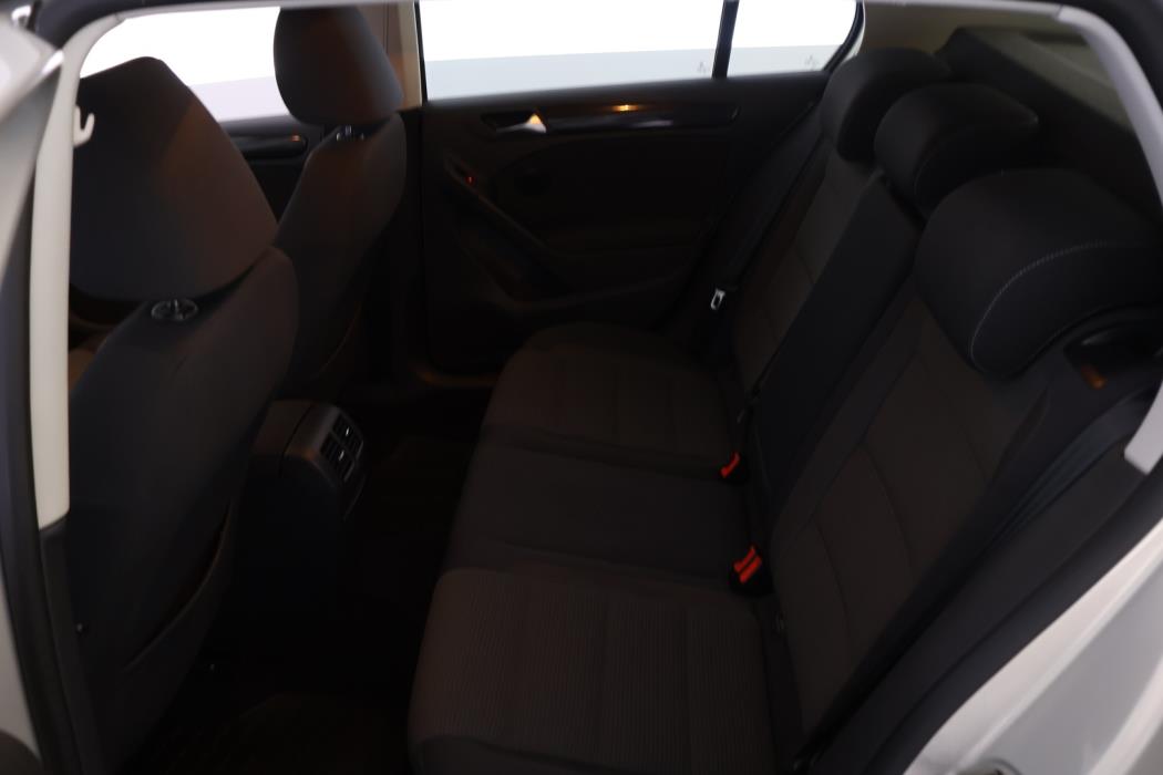 VOLKSWAGEN Golf 2011