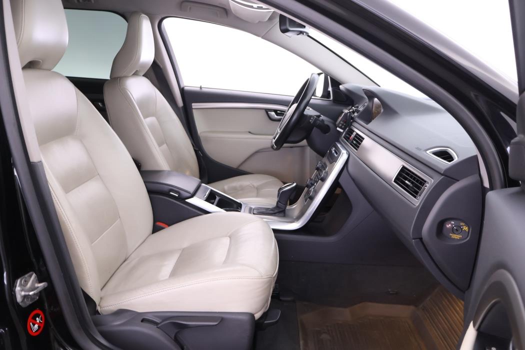 VOLVO V70 2014