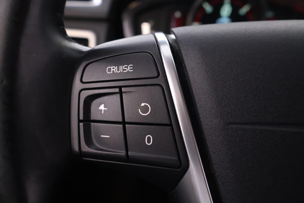 VOLVO V70 2014