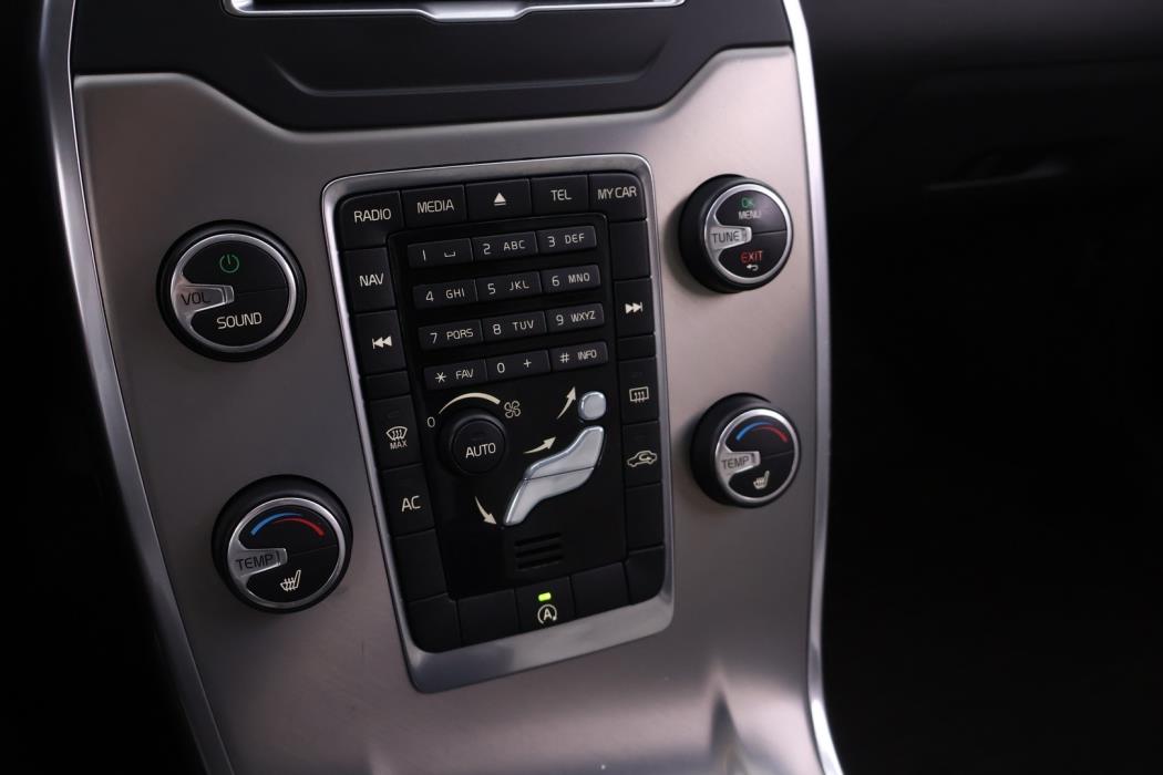 VOLVO V70 2014