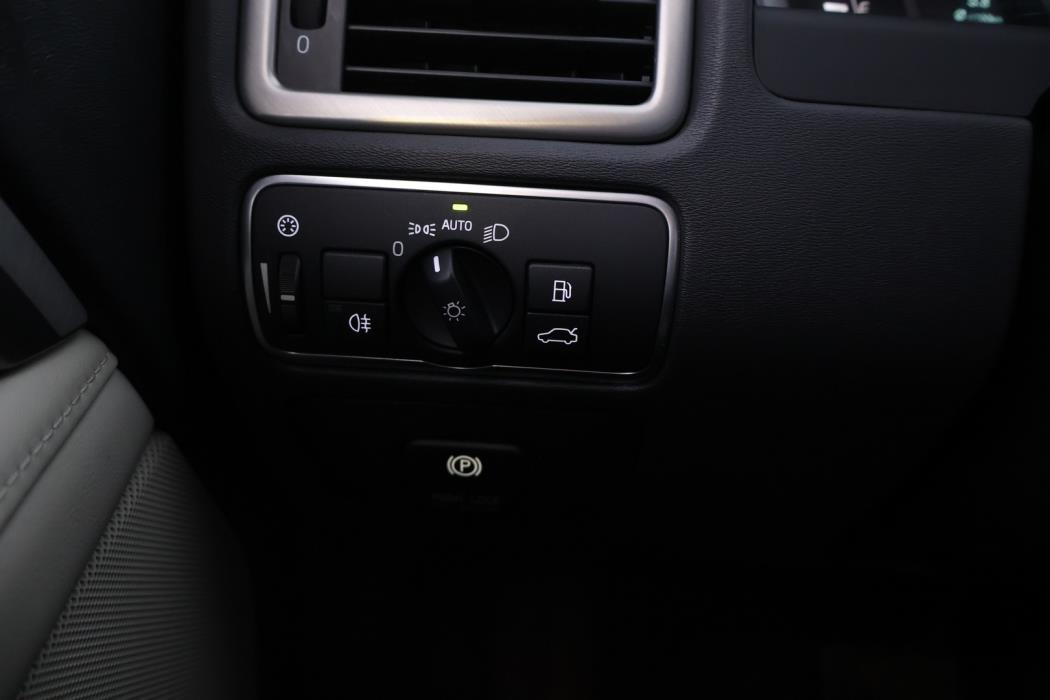 VOLVO V70 2014