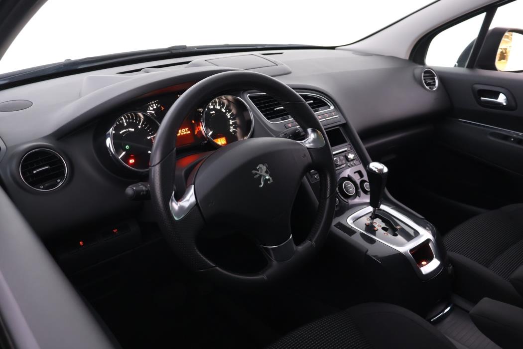 PEUGEOT 5008 2017