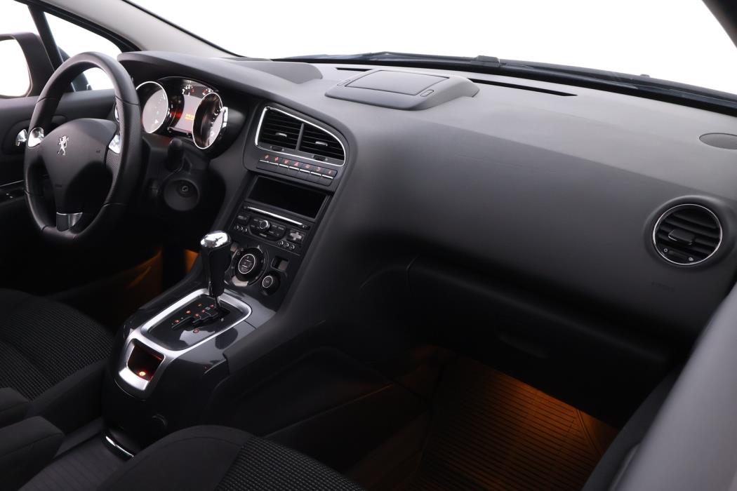 PEUGEOT 5008 2017